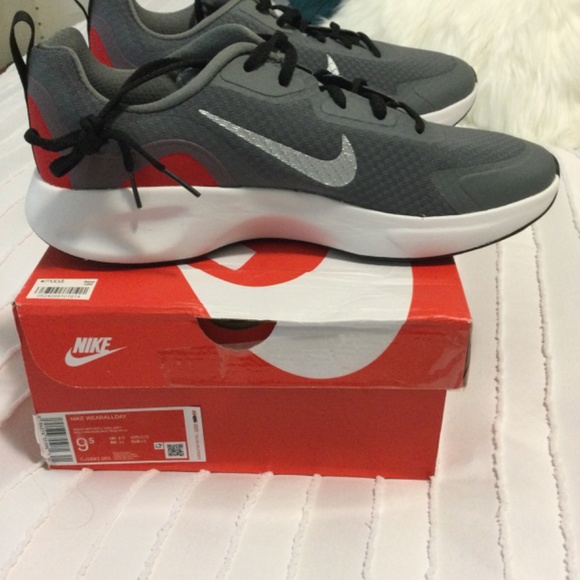 Nike Men’s wear all day shoes - Picture 5 of 5